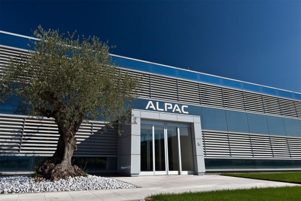 ALPAC amplia la propria capacità produttiva del +60%   confermandosi leader del foro finestra
