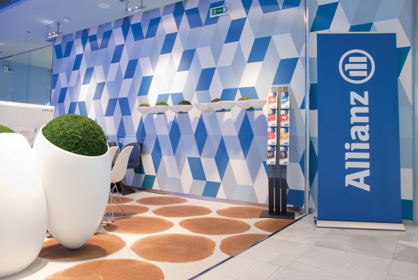 Superfici “patchwork” per l’Ufficio Clienti Allianz di Praga
